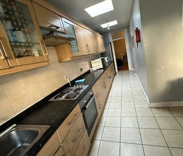 Room in a Shared House, Lawrence Road, E6 - Photo 2