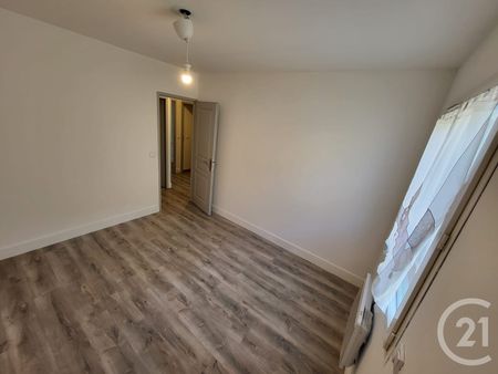 Location Appartement 3 pièces 66m² SALON DE PROVENCE 13300 - Photo 2