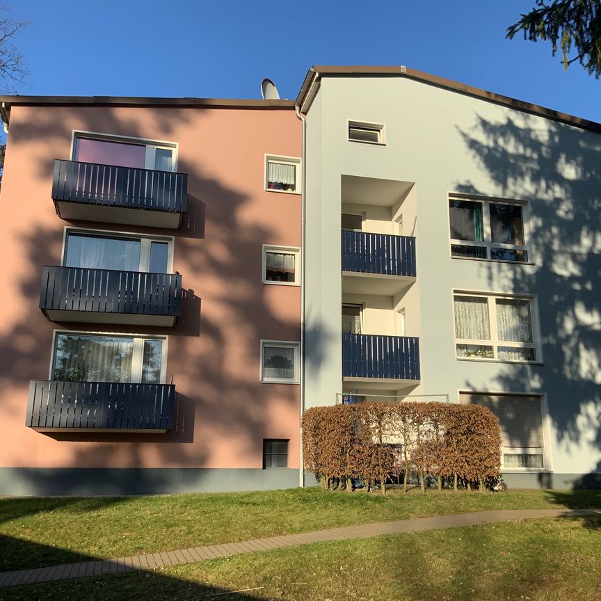 Helle 3-Zimmer Erdgeschosswohnung mit Balkon zu vermieten - Foto 1