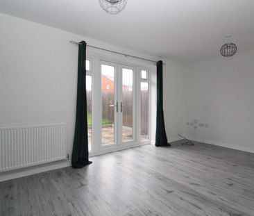 3 bedroom semi-detached house to rent - Photo 2