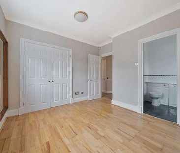 Queens Road, Richmond, TW10 - Photo 3