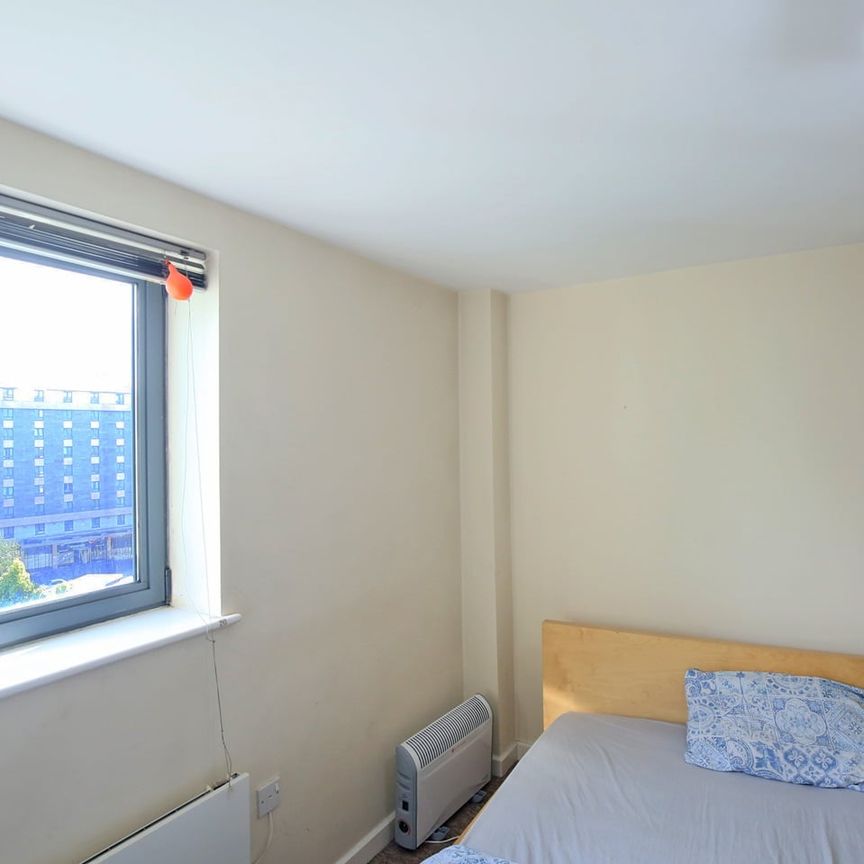 2 Bed Flat, Velocity East, LS11 - Photo 1