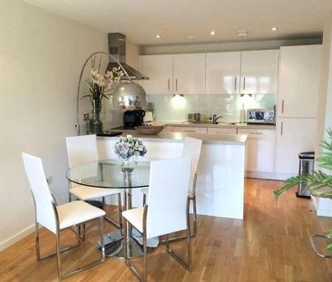 Woking, Surrey, GU21 - Photo 4