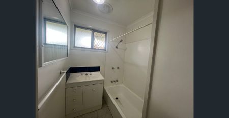Fully Airconditioned 2 Bedroom Unit Ideally Located to Mt Pleasant Shopping Centre & Schools! - Photo 5