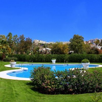 Alquiler de piso en Calle Igualeja - Photo 1