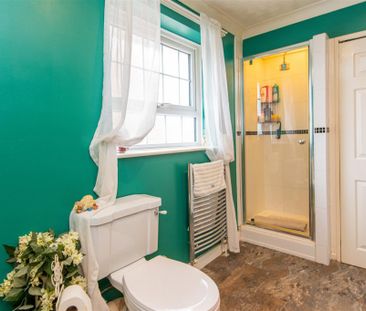 3 bed House - Detached To Let - Photo 4