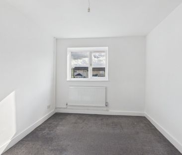 2 Bedroom - Photo 4