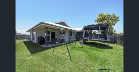 Modern Three-Bedroom Low-Set Duplex - Photo 5