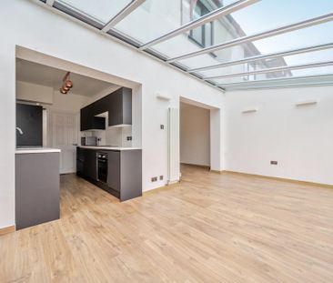 4 bedroom semi-detached house to rent - Photo 2