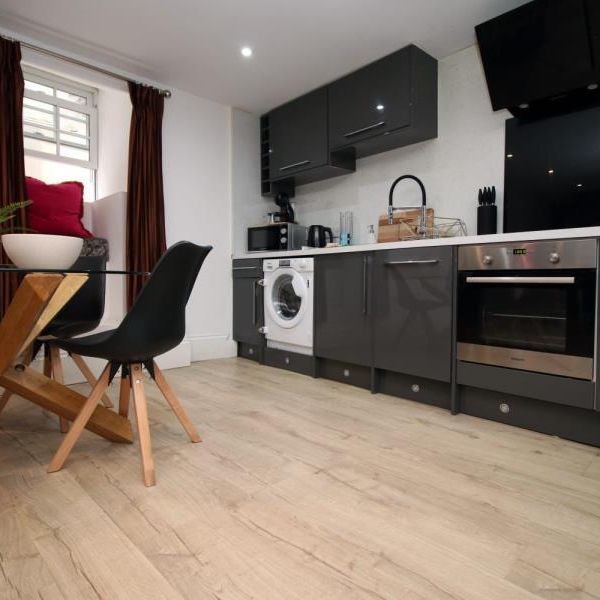 2 bedroom maisonette to rent - Photo 1