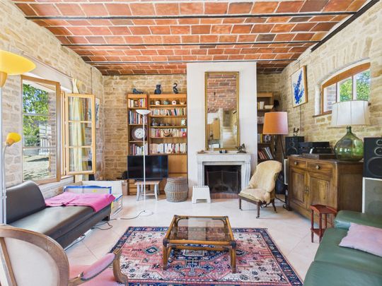 Maison meublée pleine de charme dans un ancien corps de ferme - Photo 1