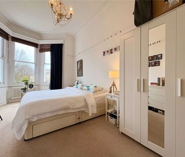 A bright two bedroom apartment - Photo 5