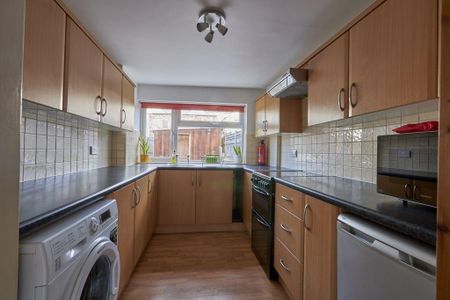 2 bedroom terraced house to rent - Photo 4