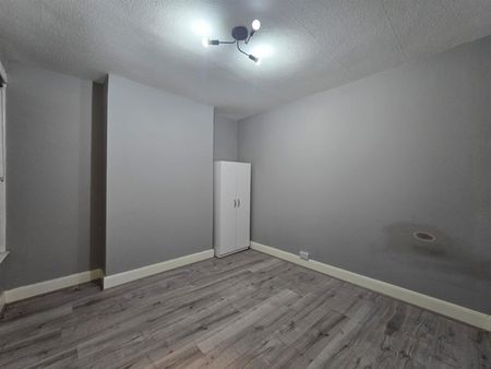 Chandos Road N17, London - Photo 2