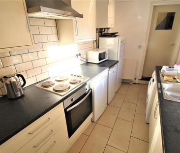 5 bedroom semi-detached house to rent - Photo 5