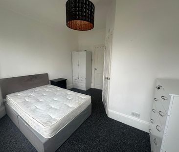 1 bedroom in a flat share to rent - Photo 1