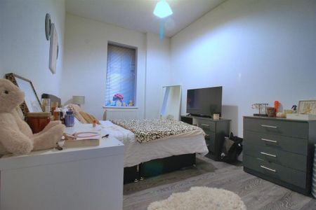 2 bedroom maisonette to rent - Photo 2