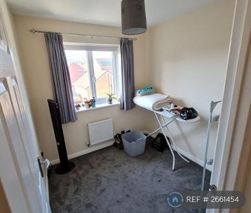 3 bedroom semi-detached house to rent - Photo 2