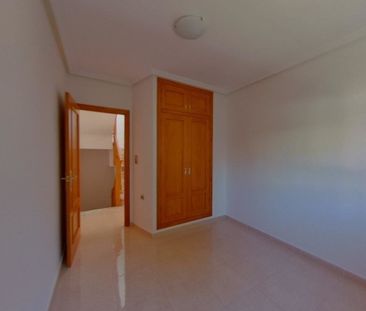 Chalet adosado en alquiler, C/ Castillo San Roque - Residencial Pla... - Photo 2