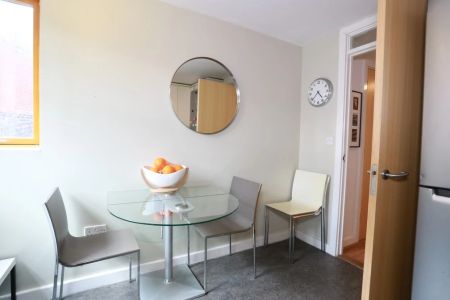 Denmark Place – Room 1 - Photo 2