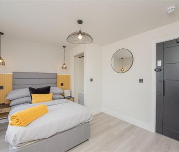 1 bedroom in a house share to rent - Photo 2