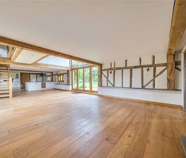 A unique, spacious country property in the High Weald area of Outst... - Photo 2