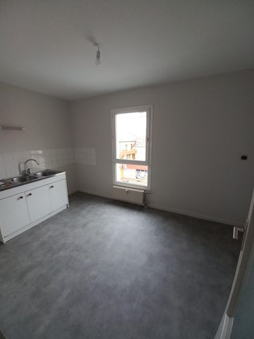 Appartement T3 au Centre ville de Montceau - Photo 2