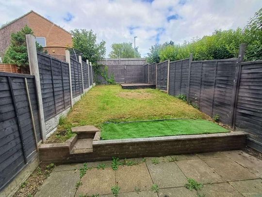 Brussels Way, Luton, LU3 - Photo 1