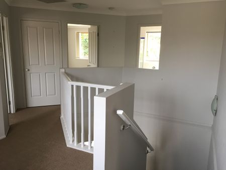 Large 4 Bedroom family - Photo 2