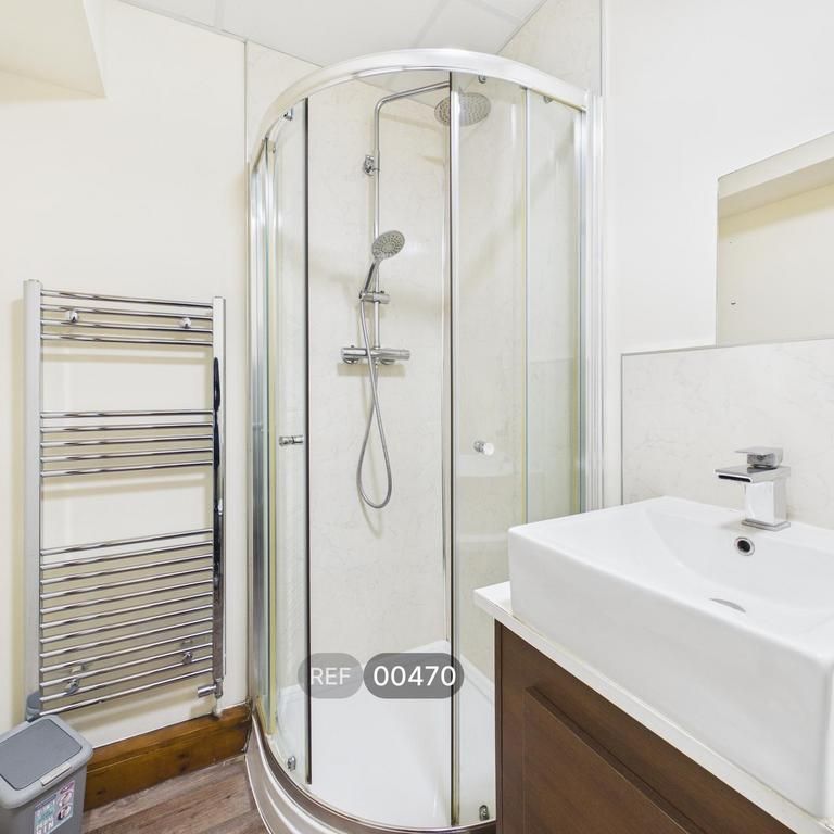 1 bedroom property to rent - Photo 1