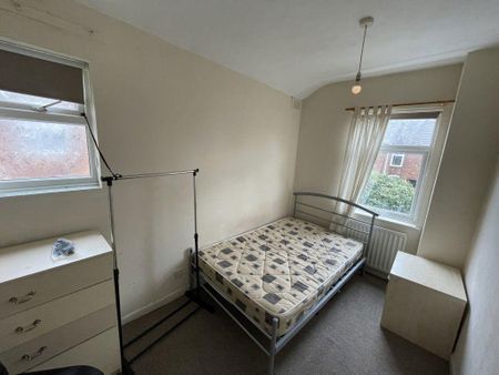 4 bedroom terraced house to rent - Photo 2