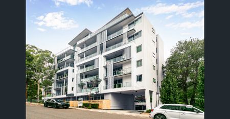 Bright and Stylish Two-Bedroom Apartment with Northeast Views in Gordon - Photo 4