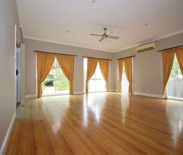THREE BEDROOM HOME IN PERFECT LOCATION - Photo 1