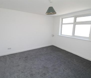 2 bedroom ground floor flat to rent - Photo 5