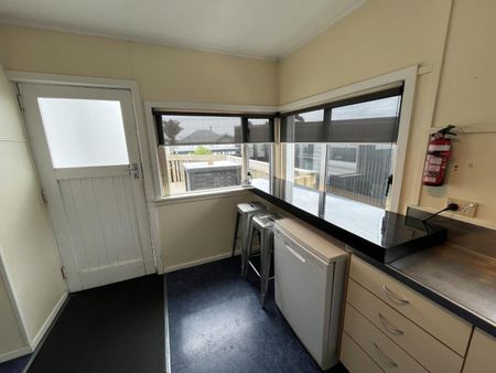 Fully furnishd 2.5 bedroom home - Photo 2
