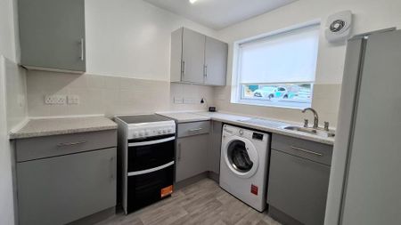 2 bedroom flat to rent - Photo 5
