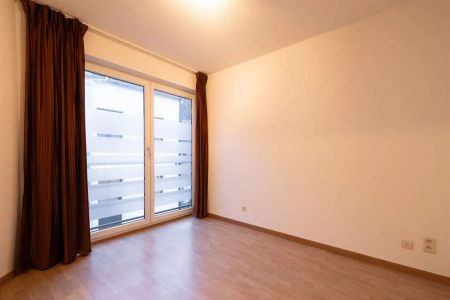 Stadswoning met vier slpk, garage te midden van centrum - Photo 4