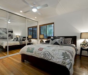 Wonderful Family Home - Polished Floors - Great backyard - Photo 2