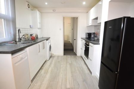 1 bedroom ground floor flat to rent - Photo 5