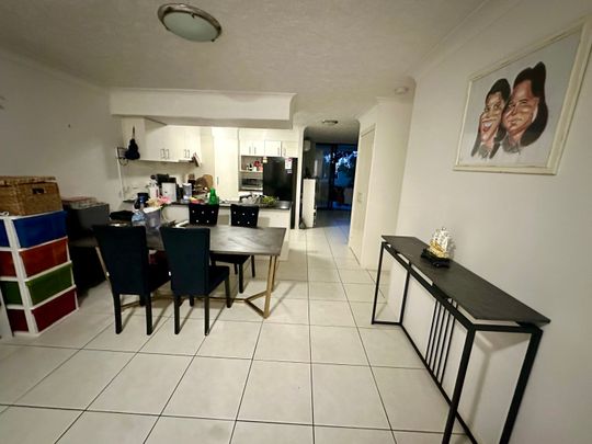 Highgate Hill - Photo 1