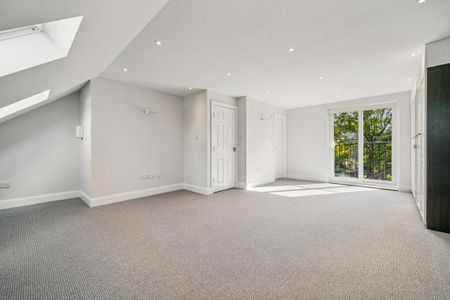 4 bedroom semi-detached house to rent - Photo 5