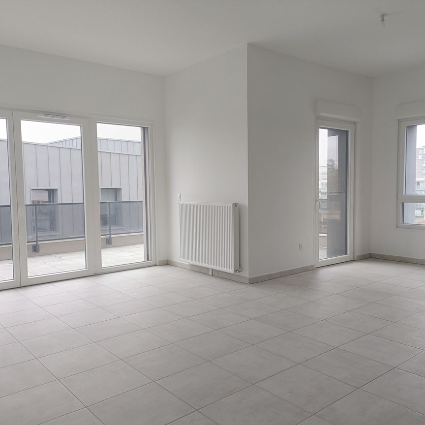 Location Appartement 3 pièces 76m² BEZANNES 51430 - Photo 1