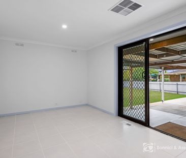 COMFORT, SPACE & CONVENIENCE IN WEST WODONGA - Photo 4