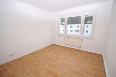 3-Zimmer-Wohnung mit separater Küche und Badewanne, renoviert, ab sofort - Foto 2