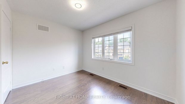 For Lease - 5592 Meadowcrest Avenue, Mississauga, Ontario - Photo 1