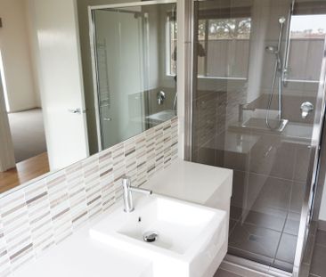 FOUR BEDROOM HOME - Photo 4