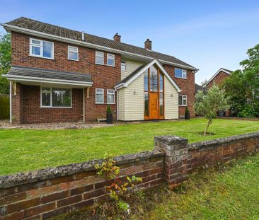 4 bedroom detached house to rent - Photo 4