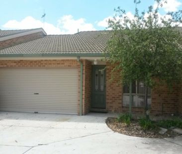 Spacious Three Bedroom Townhouse - Photo 1