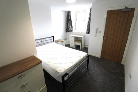 1 bedroom in a house share to rent - Photo 5