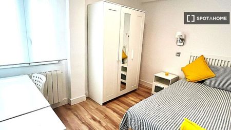 4 room luxury Flat for rent in Madrid, Spain - Photo 5